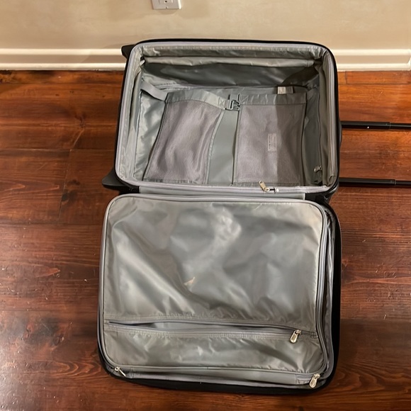 Briggs & Riley Carry-on Spinner - Picture 10 of 14